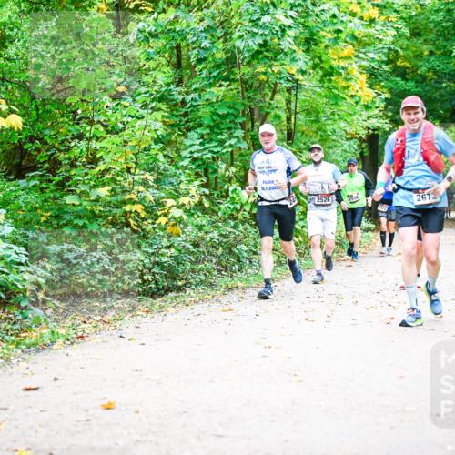 12.10.2025 - Bramfelder Halbmarathon 2025 Dr. Thomas Lammeyer http://msf.ph/oto/9342172 12.10.2025 09:54:13 Laufen 05, 11, 2025, 2526, 2518, 2472, 2673 meine-sportfotos.de
