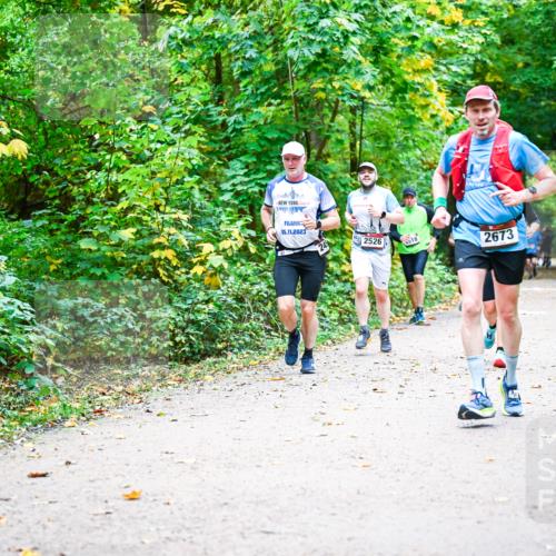 12.10.2025 - Bramfelder Halbmarathon 2025 Dr. Thomas Lammeyer http://msf.ph/oto/9342176 12.10.2025 09:54:14 Laufen 05, 11, 2023, 2526, 18, 2673 meine-sportfotos.de