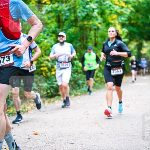12.10.2025 - Bramfelder Halbmarathon 2025 Dr. Thomas Lammeyer http://msf.ph/oto/9342188 12.10.2025 09:54:15 Laufen 2673, 245, 2563 meine-sportfotos.de