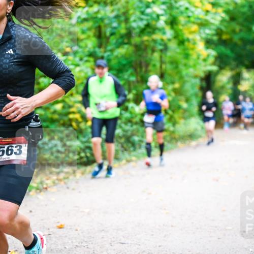 12.10.2025 - Bramfelder Halbmarathon 2025 Dr. Thomas Lammeyer http://msf.ph/oto/9342199 12.10.2025 09:54:17 Laufen 250, 34, 2563 meine-sportfotos.de