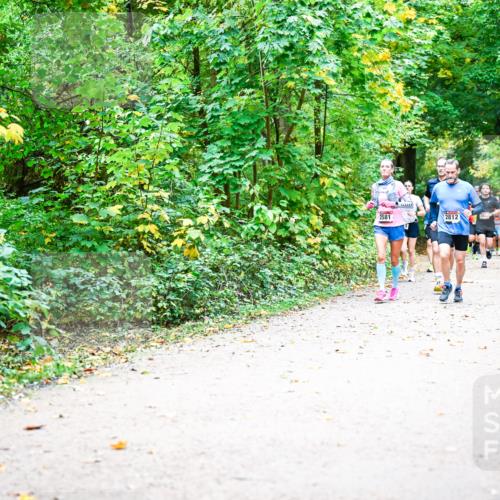 12.10.2025 - Bramfelder Halbmarathon 2025 Dr. Thomas Lammeyer http://msf.ph/oto/9342236 12.10.2025 09:54:24 Laufen 2581, 2812, 2436 meine-sportfotos.de