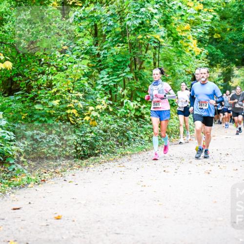 12.10.2025 - Bramfelder Halbmarathon 2025 Dr. Thomas Lammeyer http://msf.ph/oto/9342244 12.10.2025 09:54:25 Laufen 2581, 813, 2812, 2436 meine-sportfotos.de