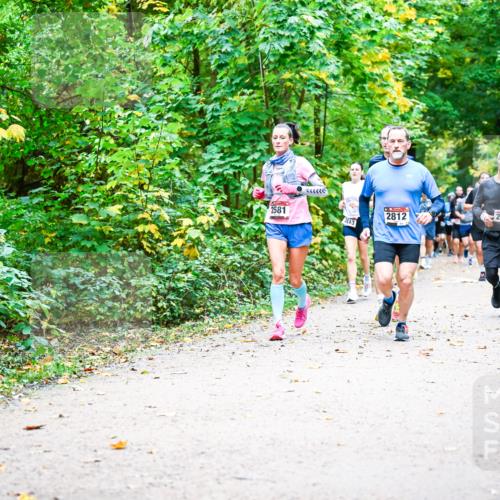 12.10.2025 - Bramfelder Halbmarathon 2025 Dr. Thomas Lammeyer http://msf.ph/oto/9342248 12.10.2025 09:54:26 Laufen 2581, 13, 2812, 2436 meine-sportfotos.de