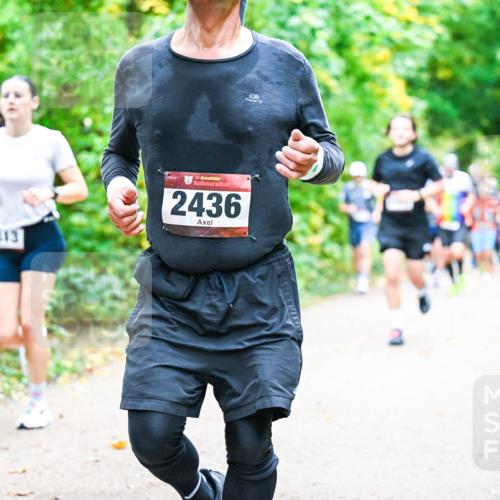 12.10.2025 - Bramfelder Halbmarathon 2025 Dr. Thomas Lammeyer http://msf.ph/oto/9342274 12.10.2025 09:54:30 Laufen 2813, 34, 2436 meine-sportfotos.de