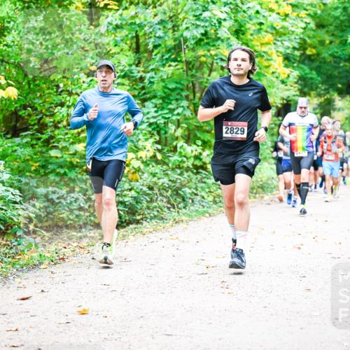 12.10.2025 - Bramfelder Halbmarathon 2025 Dr. Thomas Lammeyer http://msf.ph/oto/9342279 12.10.2025 09:54:31 Laufen 2829 meine-sportfotos.de