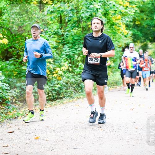 12.10.2025 - Bramfelder Halbmarathon 2025 Dr. Thomas Lammeyer http://msf.ph/oto/9342281 12.10.2025 09:54:31 Laufen 2829 meine-sportfotos.de