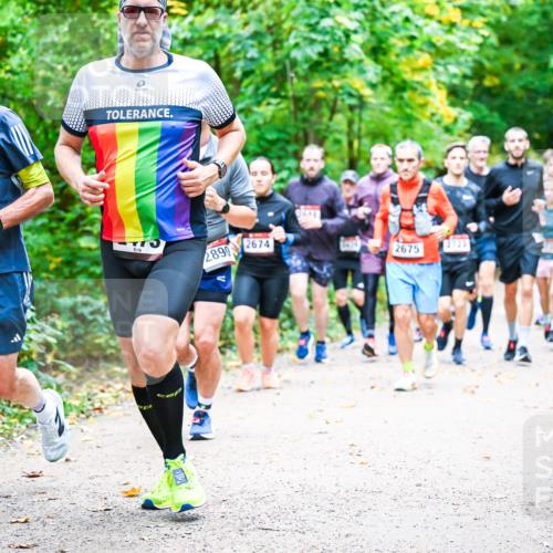 12.10.2025 - Bramfelder Halbmarathon 2025 Dr. Thomas Lammeyer http://msf.ph/oto/9342304 12.10.2025 09:54:34 Laufen 2879, 2890, 2674, 3733, 2675 meine-sportfotos.de
