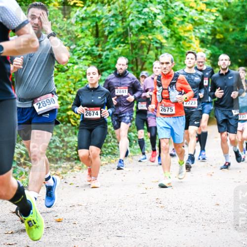 12.10.2025 - Bramfelder Halbmarathon 2025 Dr. Thomas Lammeyer http://msf.ph/oto/9342308 12.10.2025 09:54:35 Laufen 473, 2890, 2674, 2841, 2675, 2723, 29, 737 meine-sportfotos.de