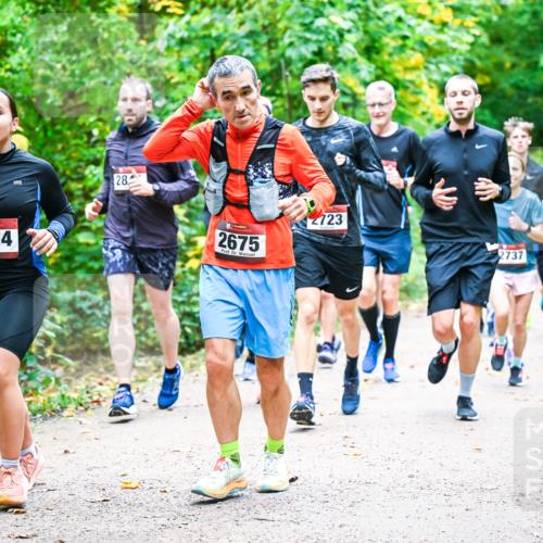 12.10.2025 - Bramfelder Halbmarathon 2025 Dr. Thomas Lammeyer http://msf.ph/oto/9342315 12.10.2025 09:54:36 Laufen 2674, 28, 2675, 2723, 2737 meine-sportfotos.de