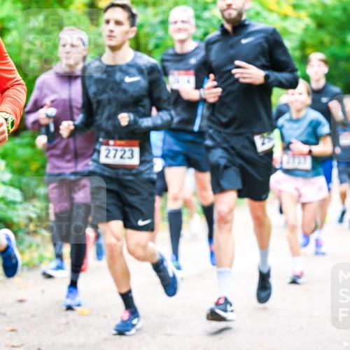 12.10.2025 - Bramfelder Halbmarathon 2025 Dr. Thomas Lammeyer http://msf.ph/oto/9342320 12.10.2025 09:54:37 Laufen 675, 2723 meine-sportfotos.de