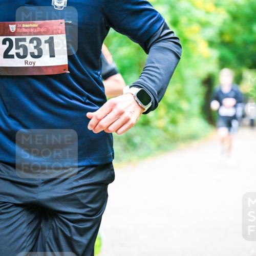 12.10.2025 - Bramfelder Halbmarathon 2025 Dr. Thomas Lammeyer http://msf.ph/oto/9342340 12.10.2025 09:54:41 Laufen 34, 2531 meine-sportfotos.de