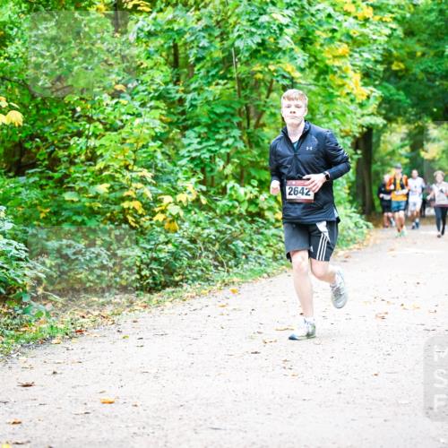 12.10.2025 - Bramfelder Halbmarathon 2025 Dr. Thomas Lammeyer http://msf.ph/oto/9342350 12.10.2025 09:54:43 Laufen 2642 meine-sportfotos.de
