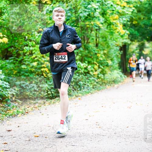 12.10.2025 - Bramfelder Halbmarathon 2025 Dr. Thomas Lammeyer http://msf.ph/oto/9342357 12.10.2025 09:54:44 Laufen 2642 meine-sportfotos.de
