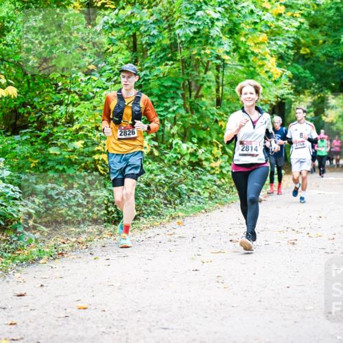 12.10.2025 - Bramfelder Halbmarathon 2025 Dr. Thomas Lammeyer http://msf.ph/oto/9342376 12.10.2025 09:54:51 Laufen 2826, 2814, 2768 meine-sportfotos.de