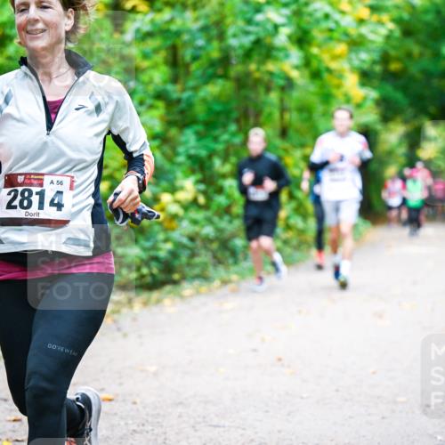 12.10.2025 - Bramfelder Halbmarathon 2025 Dr. Thomas Lammeyer http://msf.ph/oto/9342390 12.10.2025 09:54:53 Laufen 34, 56, 2814 meine-sportfotos.de