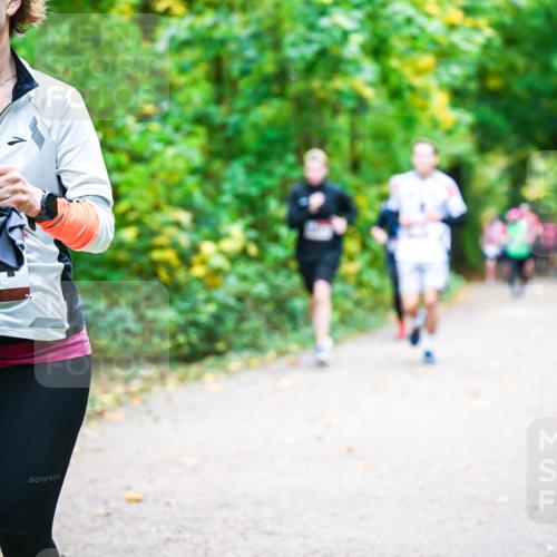 12.10.2025 - Bramfelder Halbmarathon 2025 Dr. Thomas Lammeyer http://msf.ph/oto/9342391 12.10.2025 09:54:53 Laufen 28 meine-sportfotos.de