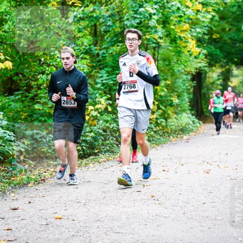 12.10.2025 - Bramfelder Halbmarathon 2025 Dr. Thomas Lammeyer http://msf.ph/oto/9342401 12.10.2025 09:54:54 Laufen 2853, 2768 meine-sportfotos.de