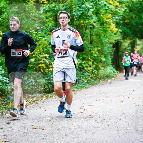 12.10.2025 - Bramfelder Halbmarathon 2025 Dr. Thomas Lammeyer http://msf.ph/oto/9342405 12.10.2025 09:54:55 Laufen 2, 2853, 2768 meine-sportfotos.de