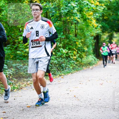 12.10.2025 - Bramfelder Halbmarathon 2025 Dr. Thomas Lammeyer http://msf.ph/oto/9342408 12.10.2025 09:54:55 Laufen 82, 2853, 2768 meine-sportfotos.de