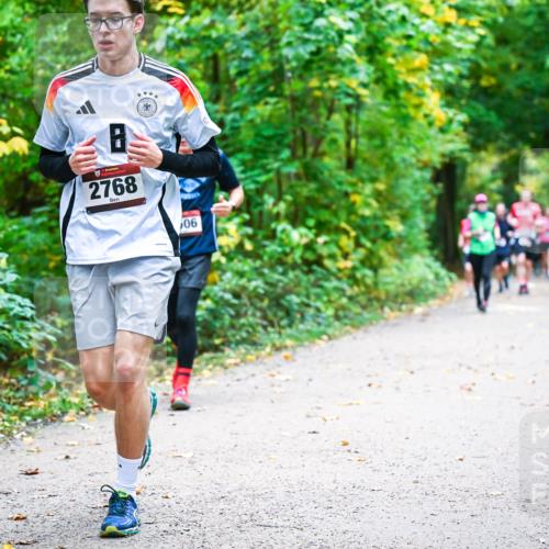 12.10.2025 - Bramfelder Halbmarathon 2025 Dr. Thomas Lammeyer http://msf.ph/oto/9342410 12.10.2025 09:54:56 Laufen 853, 2768, 06 meine-sportfotos.de