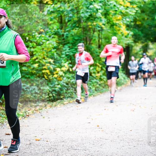 12.10.2025 - Bramfelder Halbmarathon 2025 Dr. Thomas Lammeyer http://msf.ph/oto/9342439 12.10.2025 09:55:02 Laufen 2995, 1 meine-sportfotos.de