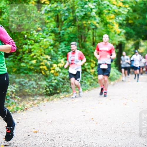 12.10.2025 - Bramfelder Halbmarathon 2025 Dr. Thomas Lammeyer http://msf.ph/oto/9342440 12.10.2025 09:55:02 Laufen 2995, 1 meine-sportfotos.de