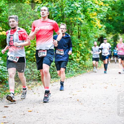 12.10.2025 - Bramfelder Halbmarathon 2025 Dr. Thomas Lammeyer http://msf.ph/oto/9342453 12.10.2025 09:55:04 Laufen 2624, 2776, 2464 meine-sportfotos.de