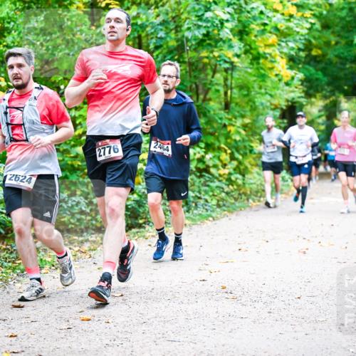 12.10.2025 - Bramfelder Halbmarathon 2025 Dr. Thomas Lammeyer http://msf.ph/oto/9342454 12.10.2025 09:55:04 Laufen 2624, 2776, 2464 meine-sportfotos.de