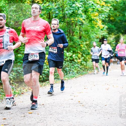 12.10.2025 - Bramfelder Halbmarathon 2025 Dr. Thomas Lammeyer http://msf.ph/oto/9342455 12.10.2025 09:55:04 Laufen 2624, 2776, 2464 meine-sportfotos.de