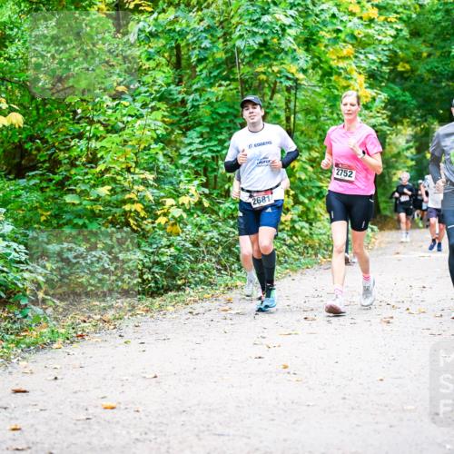 12.10.2025 - Bramfelder Halbmarathon 2025 Dr. Thomas Lammeyer http://msf.ph/oto/9342473 12.10.2025 09:55:07 Laufen 2681, 2752, 2883 meine-sportfotos.de