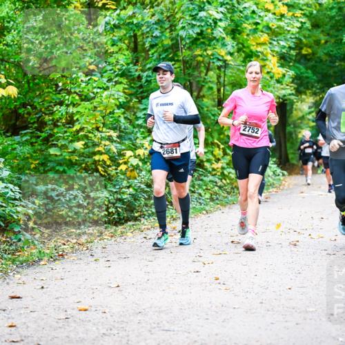 12.10.2025 - Bramfelder Halbmarathon 2025 Dr. Thomas Lammeyer http://msf.ph/oto/9342476 12.10.2025 09:55:07 Laufen 2681, 2025, 2752, 2883 meine-sportfotos.de