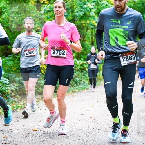 12.10.2025 - Bramfelder Halbmarathon 2025 Dr. Thomas Lammeyer http://msf.ph/oto/9342487 12.10.2025 09:55:09 Laufen 2681, 2568, 2752, 2025, 2883, 45 meine-sportfotos.de