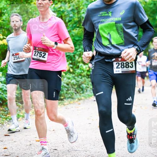 12.10.2025 - Bramfelder Halbmarathon 2025 Dr. Thomas Lammeyer http://msf.ph/oto/9342489 12.10.2025 09:55:09 Laufen 51, 256, 2752, 2025, 2883, 45, 2646 meine-sportfotos.de