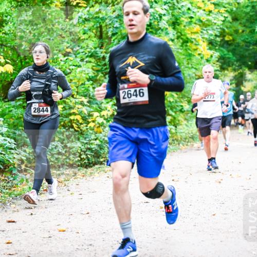 12.10.2025 - Bramfelder Halbmarathon 2025 Dr. Thomas Lammeyer http://msf.ph/oto/9342505 12.10.2025 09:55:11 Laufen 2844, 2646, 2773 meine-sportfotos.de