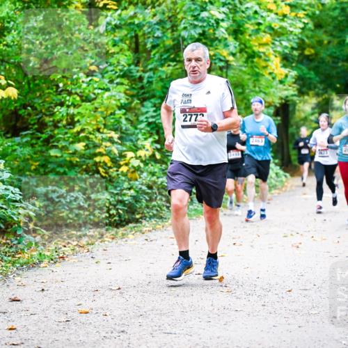 12.10.2025 - Bramfelder Halbmarathon 2025 Dr. Thomas Lammeyer http://msf.ph/oto/9342516 12.10.2025 09:55:13 Laufen 2772, 2463, 2611, 2540 meine-sportfotos.de