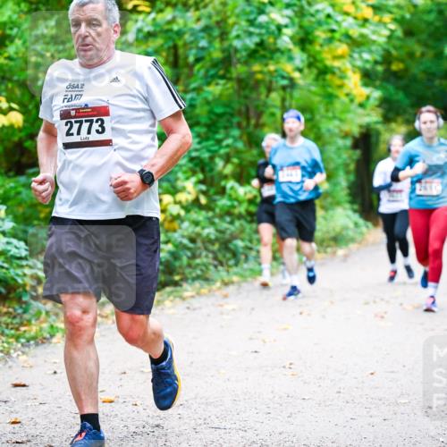 12.10.2025 - Bramfelder Halbmarathon 2025 Dr. Thomas Lammeyer http://msf.ph/oto/9342522 12.10.2025 09:55:14 Laufen 2773 meine-sportfotos.de