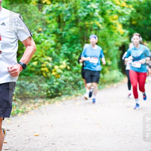 12.10.2025 - Bramfelder Halbmarathon 2025 Dr. Thomas Lammeyer http://msf.ph/oto/9342525 12.10.2025 09:55:14 Laufen 2773 meine-sportfotos.de
