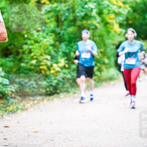 12.10.2025 - Bramfelder Halbmarathon 2025 Dr. Thomas Lammeyer http://msf.ph/oto/9342526 12.10.2025 09:55:15 Laufen 5900 meine-sportfotos.de