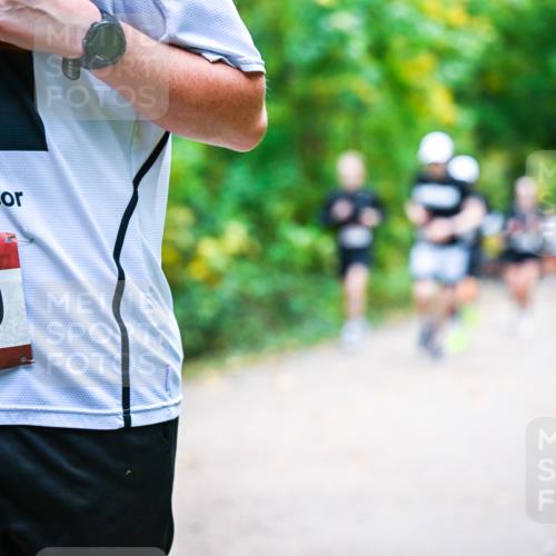 12.10.2025 - Bramfelder Halbmarathon 2025 Dr. Thomas Lammeyer http://msf.ph/oto/9342549 12.10.2025 09:55:19 Laufen 34, 2540 meine-sportfotos.de
