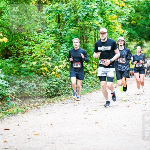 12.10.2025 - Bramfelder Halbmarathon 2025 Dr. Thomas Lammeyer http://msf.ph/oto/9342553 12.10.2025 09:55:20 Laufen 2817, 294, 2766, 2923 meine-sportfotos.de