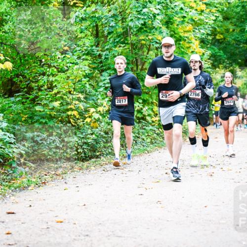 12.10.2025 - Bramfelder Halbmarathon 2025 Dr. Thomas Lammeyer http://msf.ph/oto/9342554 12.10.2025 09:55:20 Laufen 29, 2817, 2766, 2923 meine-sportfotos.de