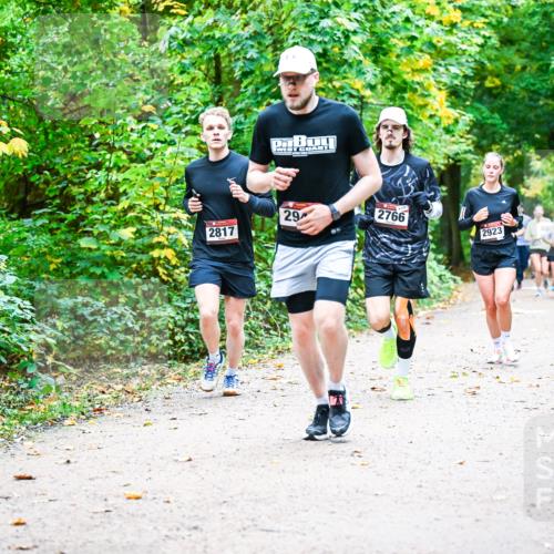 12.10.2025 - Bramfelder Halbmarathon 2025 Dr. Thomas Lammeyer http://msf.ph/oto/9342559 12.10.2025 09:55:20 Laufen 2817, 29, 2766, 2923 meine-sportfotos.de