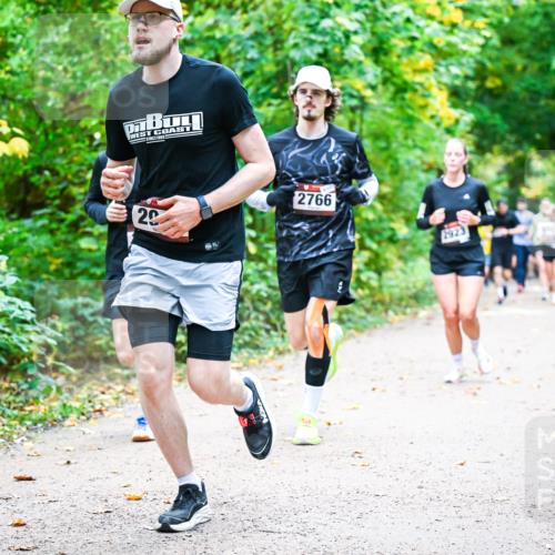 12.10.2025 - Bramfelder Halbmarathon 2025 Dr. Thomas Lammeyer http://msf.ph/oto/9342563 12.10.2025 09:55:21 Laufen 07, 29, 2766 meine-sportfotos.de