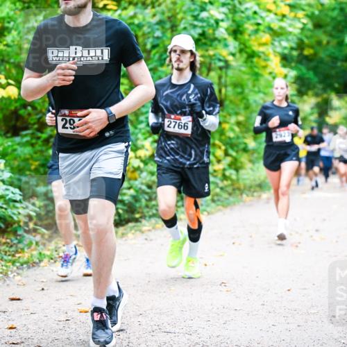 12.10.2025 - Bramfelder Halbmarathon 2025 Dr. Thomas Lammeyer http://msf.ph/oto/9342564 12.10.2025 09:55:21 Laufen 1989, 29, 2766 meine-sportfotos.de