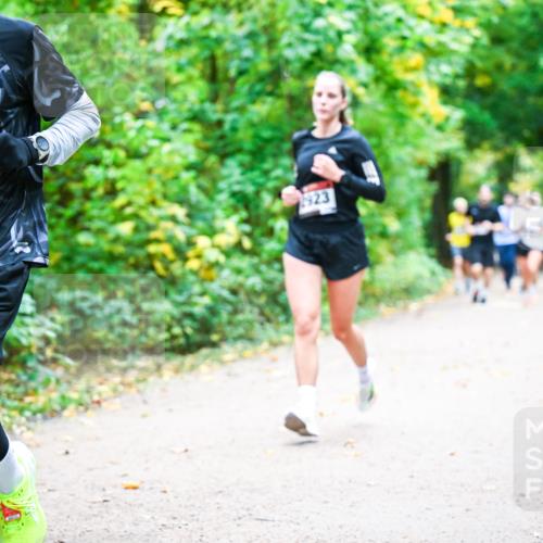 12.10.2025 - Bramfelder Halbmarathon 2025 Dr. Thomas Lammeyer http://msf.ph/oto/9342571 12.10.2025 09:55:22 Laufen 112, 2766, 2923 meine-sportfotos.de
