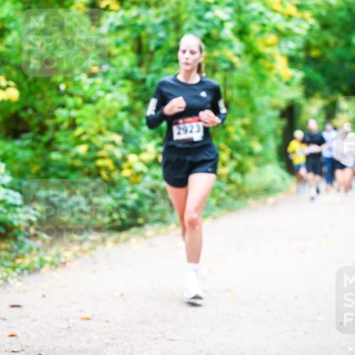 12.10.2025 - Bramfelder Halbmarathon 2025 Dr. Thomas Lammeyer http://msf.ph/oto/9342573 12.10.2025 09:55:23 Laufen 2923 meine-sportfotos.de