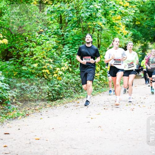 12.10.2025 - Bramfelder Halbmarathon 2025 Dr. Thomas Lammeyer http://msf.ph/oto/9342598 12.10.2025 09:55:27 Laufen 2918, 2869, 2576, 2900 meine-sportfotos.de