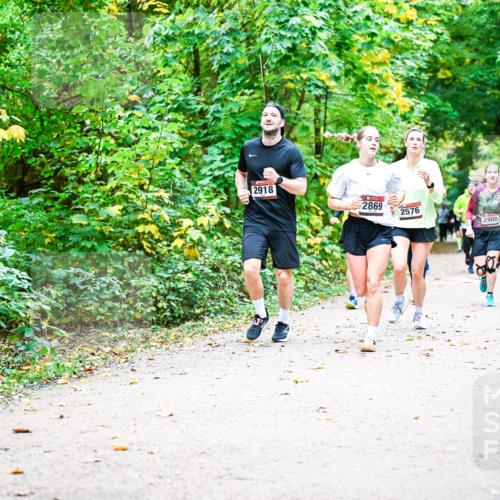 12.10.2025 - Bramfelder Halbmarathon 2025 Dr. Thomas Lammeyer http://msf.ph/oto/9342599 12.10.2025 09:55:27 Laufen 2918, 2869, 2576, 2900 meine-sportfotos.de