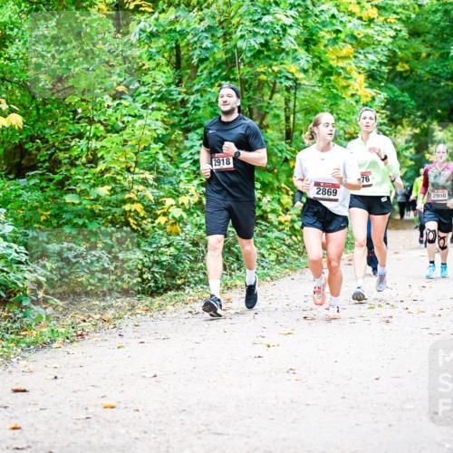12.10.2025 - Bramfelder Halbmarathon 2025 Dr. Thomas Lammeyer http://msf.ph/oto/9342600 12.10.2025 09:55:27 Laufen 2918, 2869, 72, 76, 2900 meine-sportfotos.de