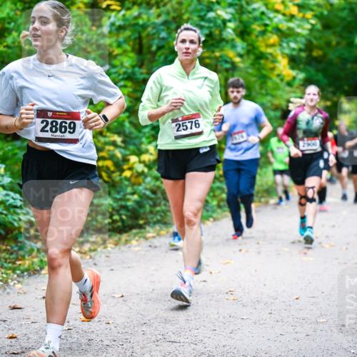 12.10.2025 - Bramfelder Halbmarathon 2025 Dr. Thomas Lammeyer http://msf.ph/oto/9342613 12.10.2025 09:55:29 Laufen 18, 34, 2869, 2576 meine-sportfotos.de
